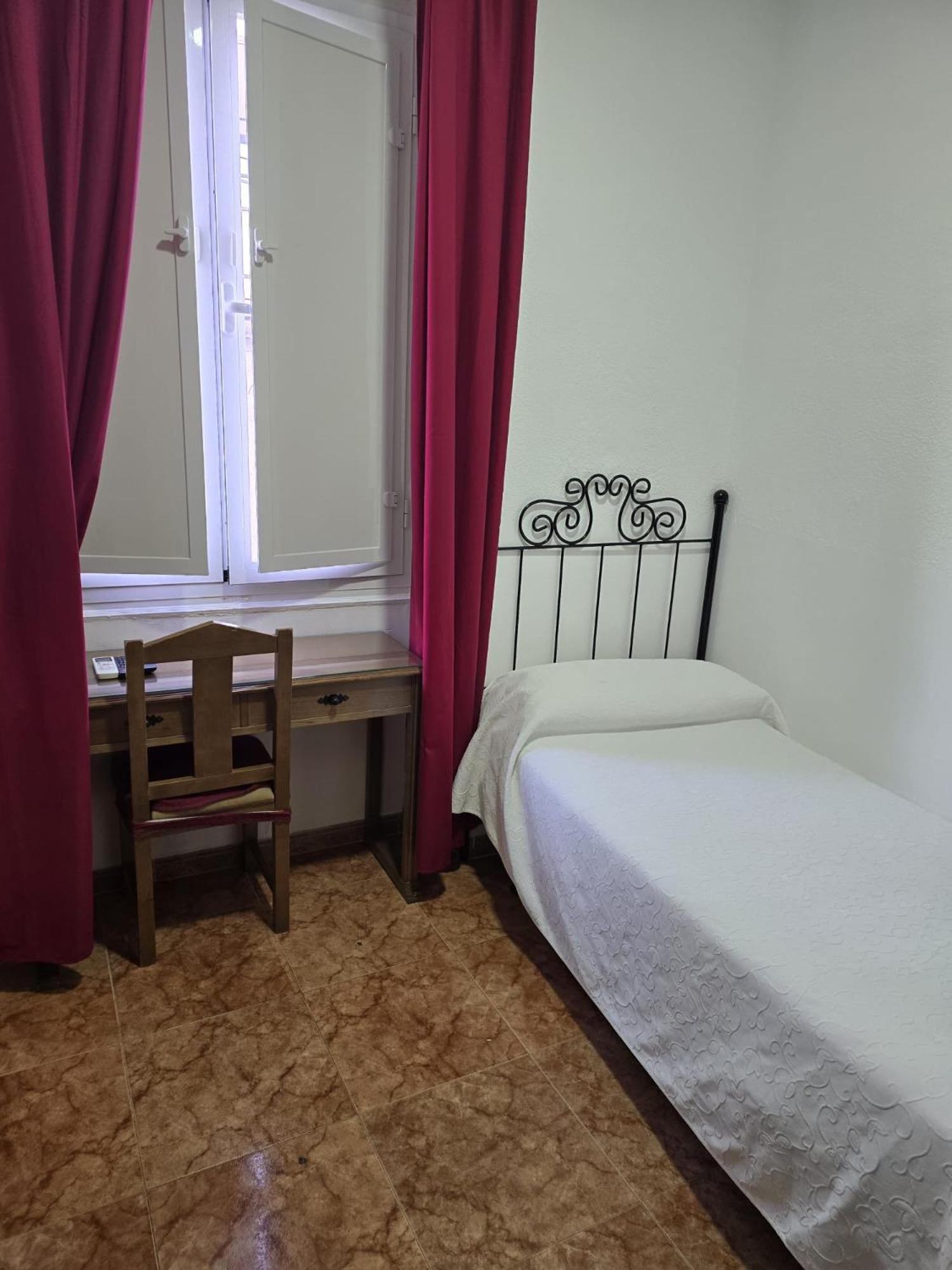 Rooms Los Montes Гранада Екстериор снимка