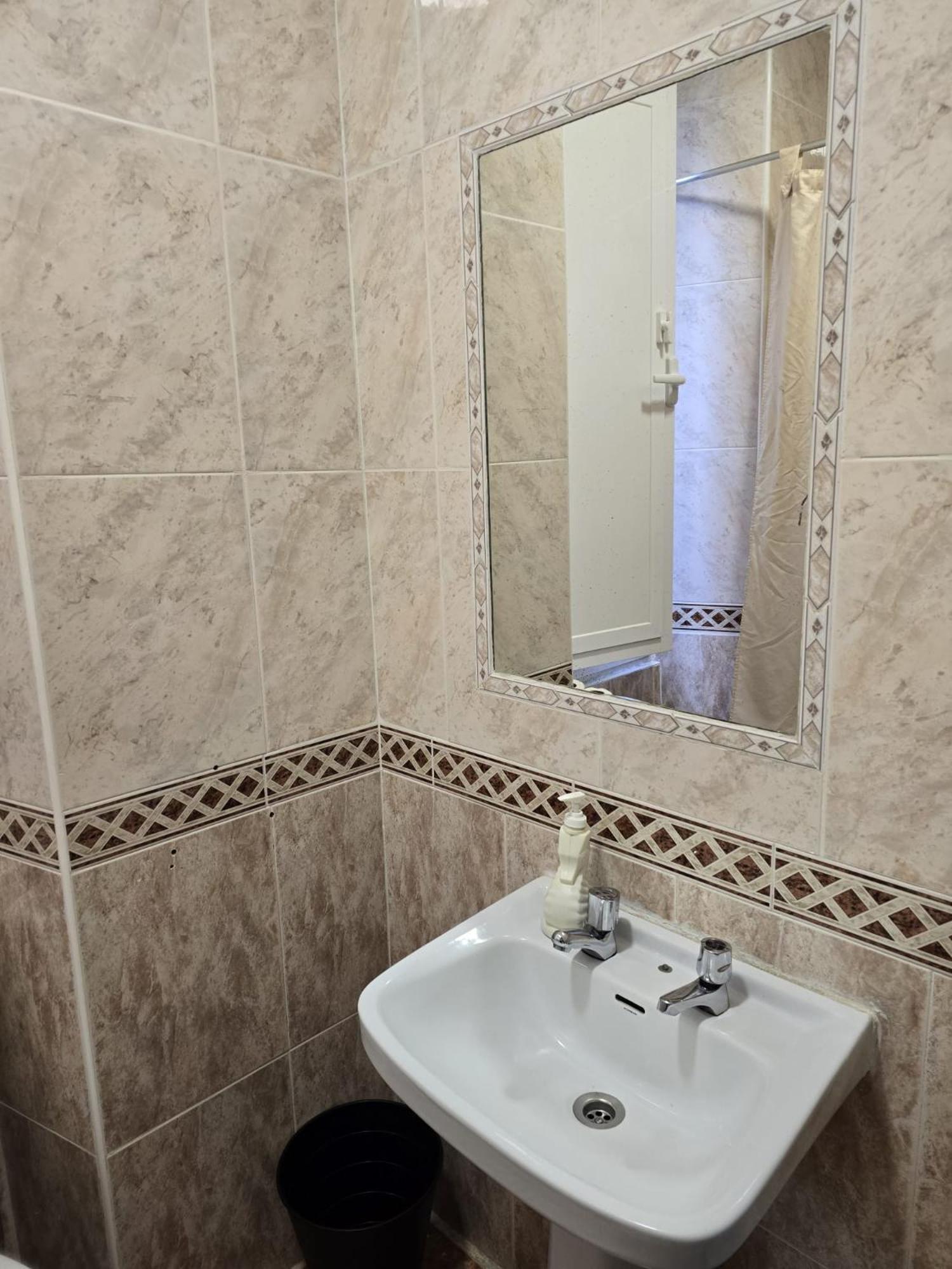 Rooms Los Montes Гранада Екстериор снимка